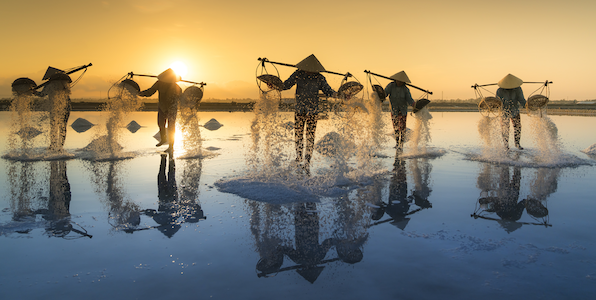 Course card_People carrying water